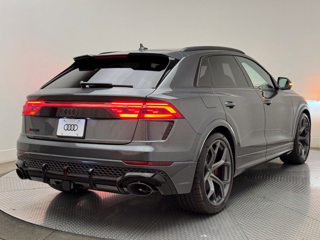 Thumbnail: 2025 Audi RS Q8 - 18