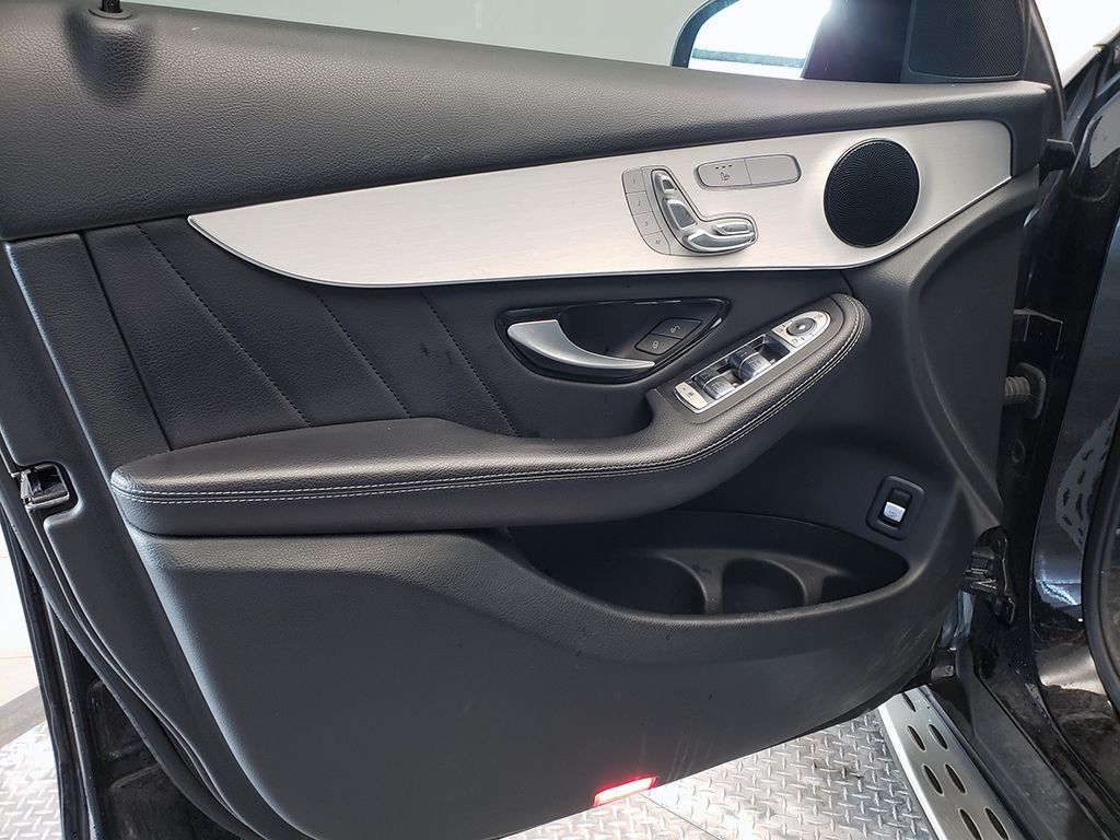 Thumbnail: 2021 Mercedes-Benz GLC - 9