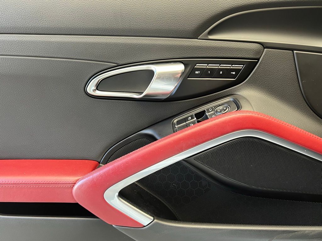 Thumbnail: 2018 Porsche 718 Cayman - 20