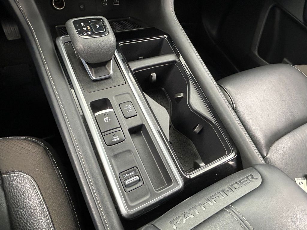 Used 2024 Scarlet Ember Nissan SL image 32