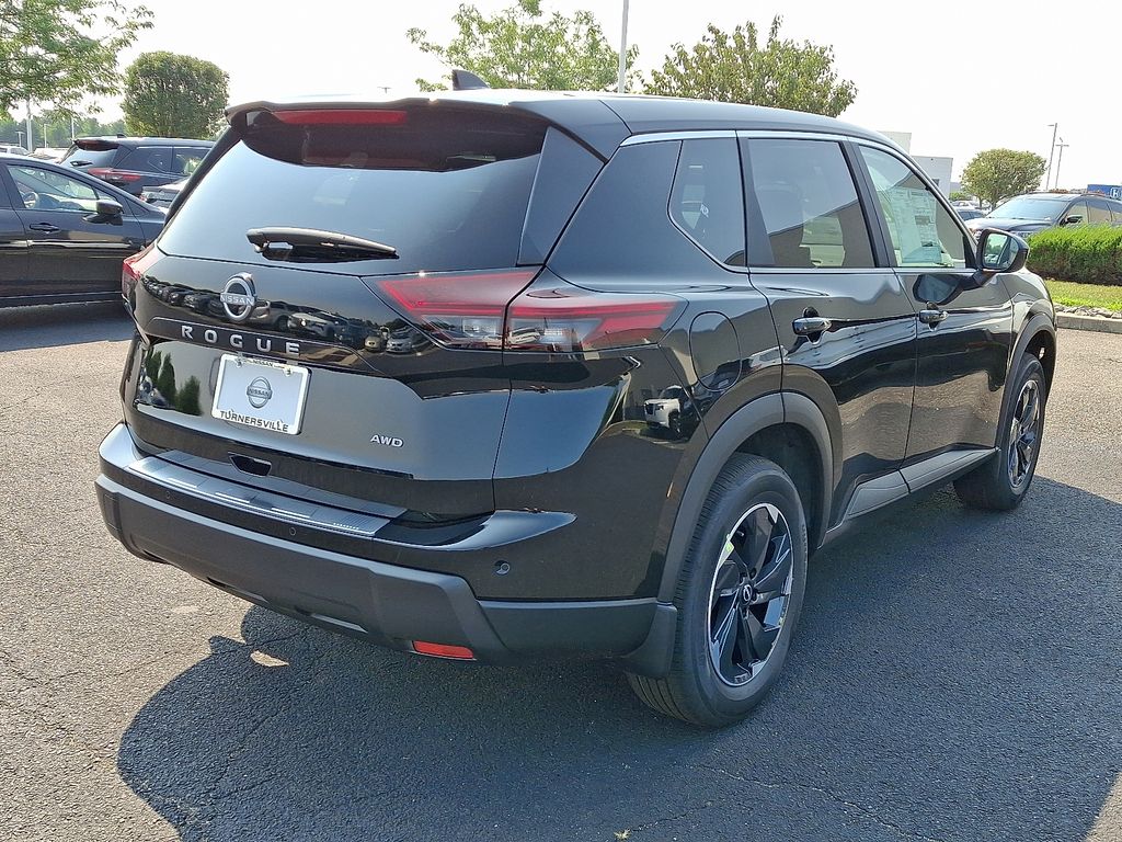 Thumbnail: 2026 Nissan Rogue - 4