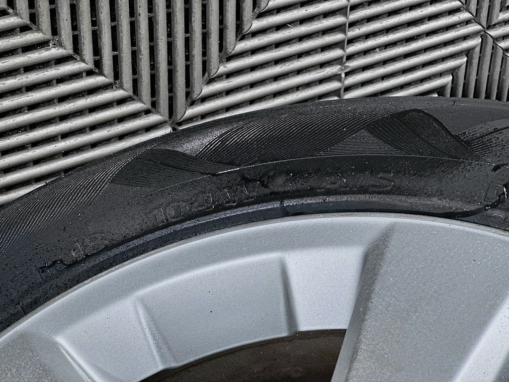 Used 2005 Black Lexus 330 image 29