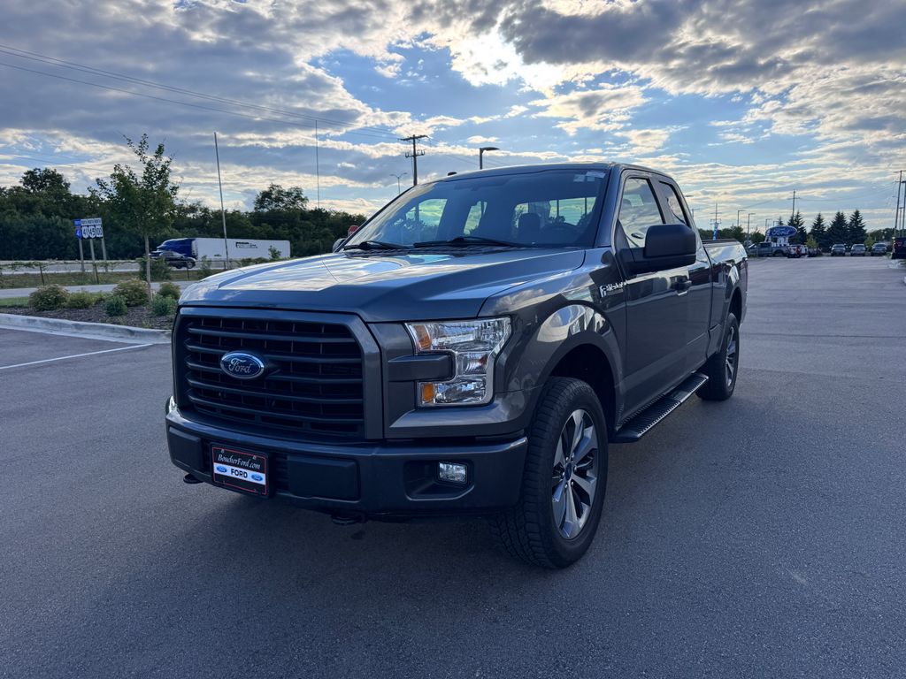 Used 2017 Magnetic Metallic Ford XL image 2