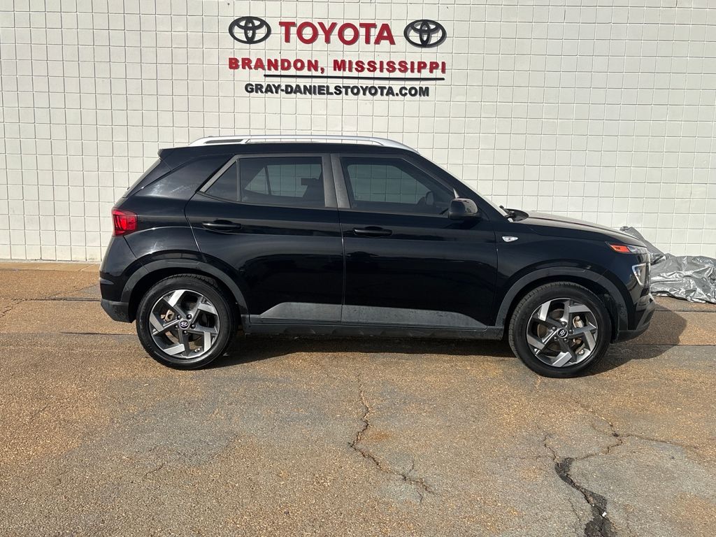 2021 Hyundai Venue SEL's photo