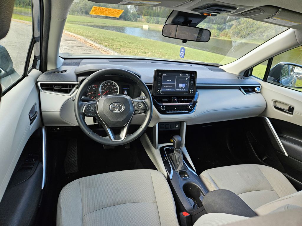 2022 Toyota Corolla Cross LE 12