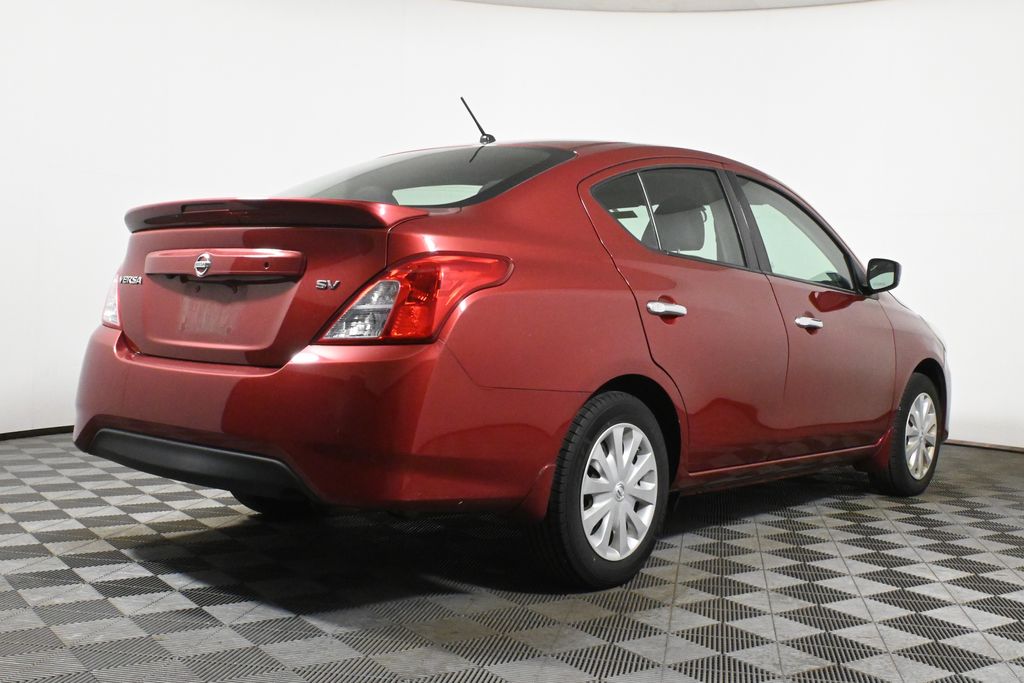 2018 Nissan Versa 1.6 SV 7