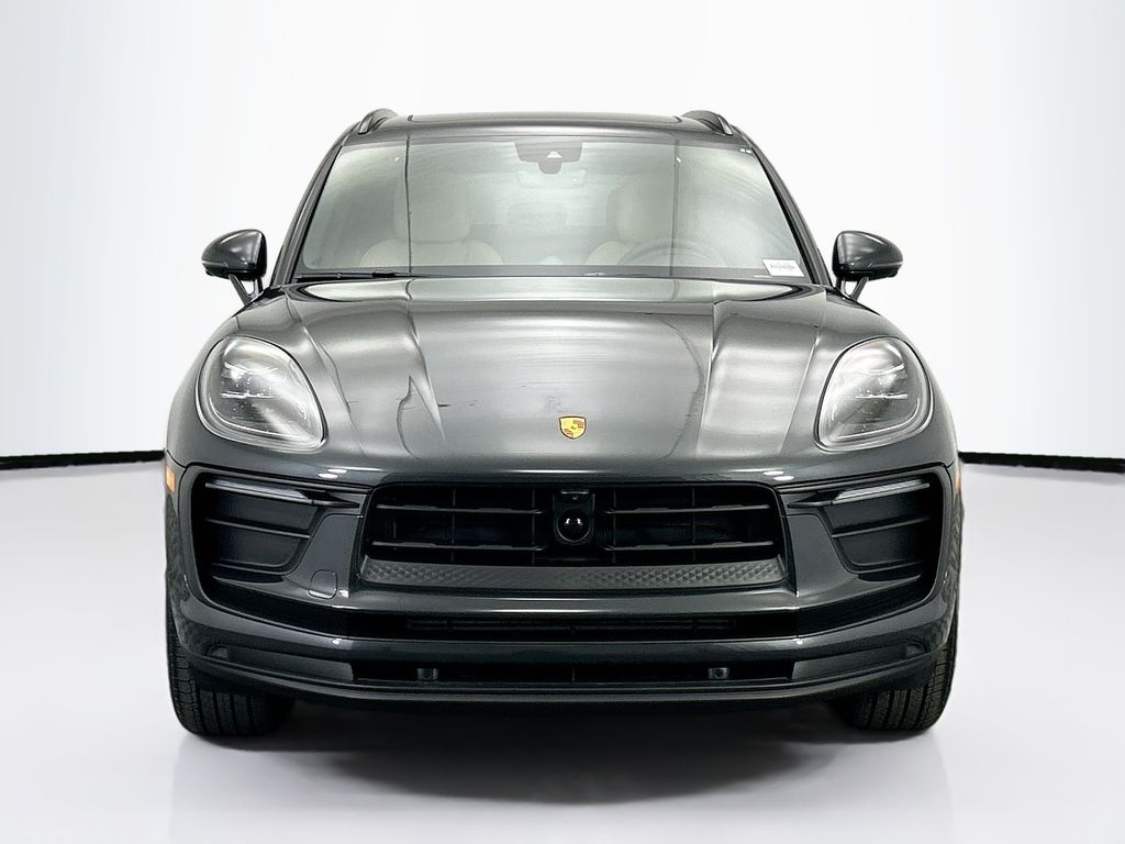 Thumbnail: 2026 Porsche Macan - 10