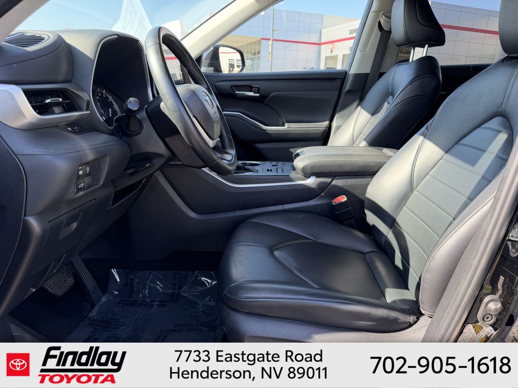 Used 2024 Toyota Highlander SUV