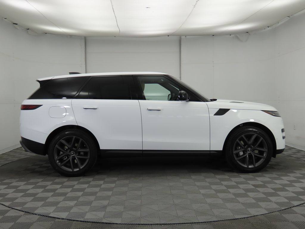 2025 Land Rover Range Rover Sport SE 4