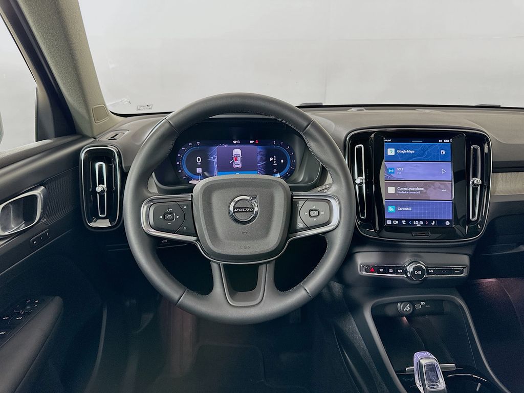 2023 Volvo XC40 B5 Plus 22