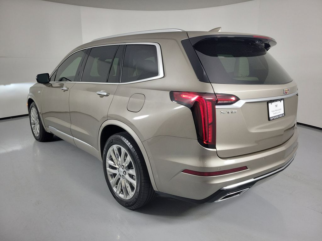2023 Cadillac XT6 Premium Luxury - 2