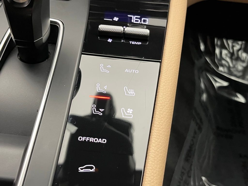 Thumbnail: 2023 Porsche Macan - 19