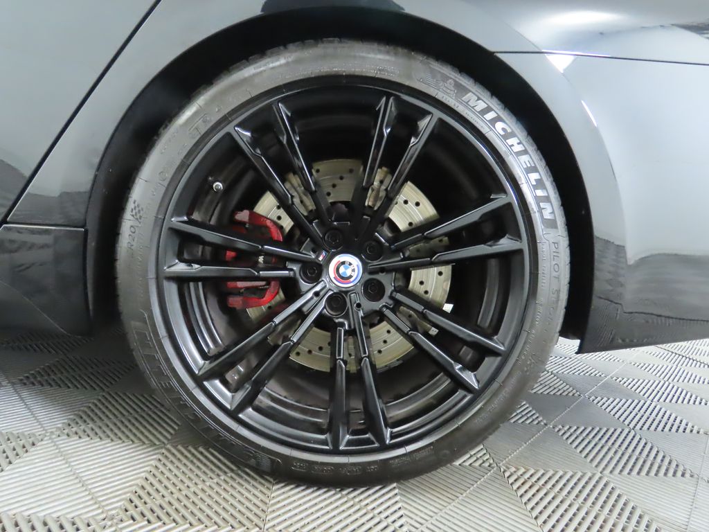 Thumbnail: 2022 BMW M5 - 32