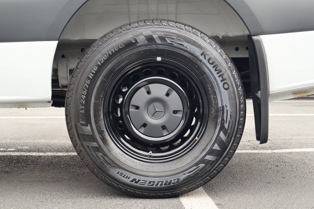 Thumbnail: 2025 Mercedes-Benz Sprinter - 9