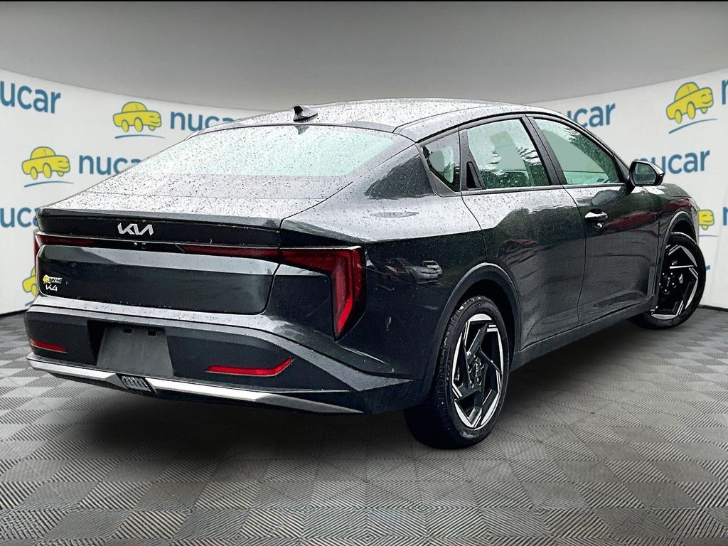 2025 Kia K4 — photo 6