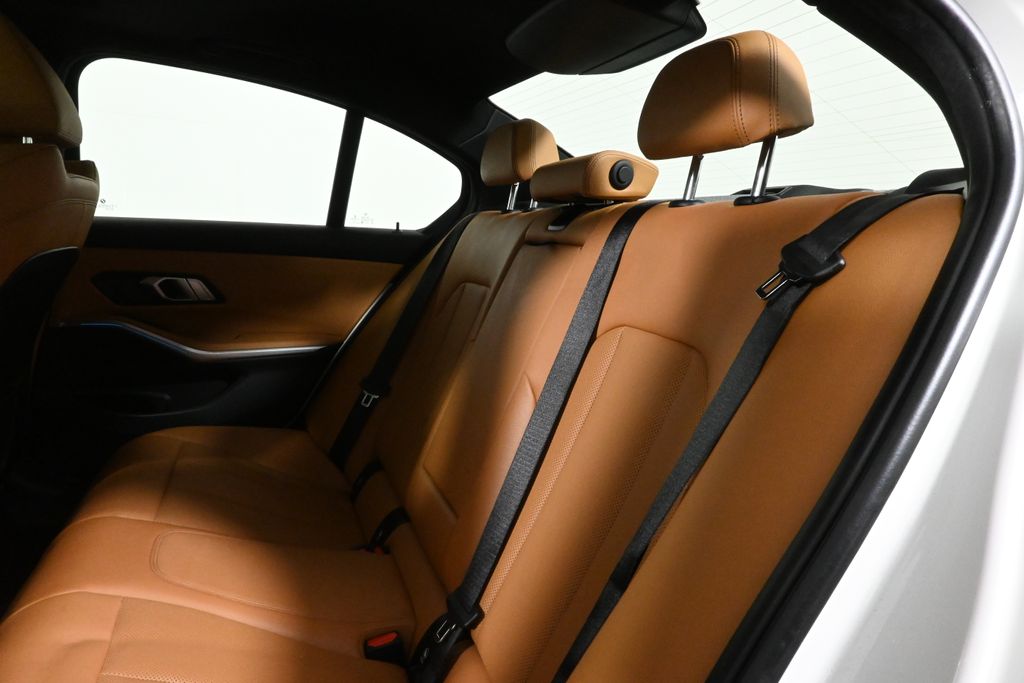 Thumbnail: 2023 BMW 3 Series - 4