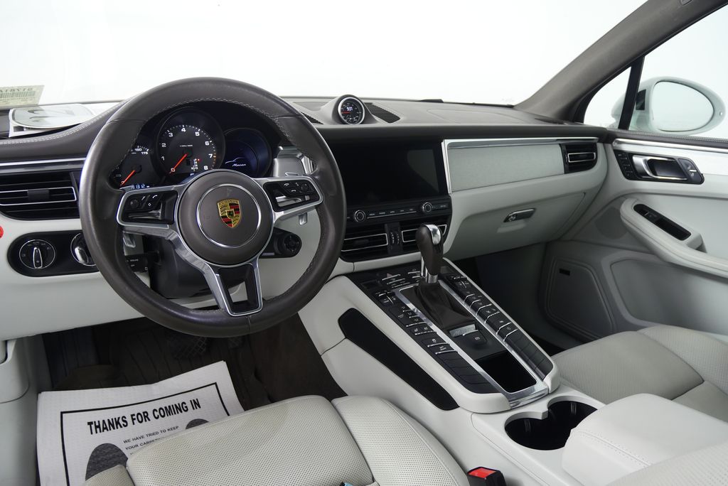 Thumbnail: 2021 Porsche Macan - 19
