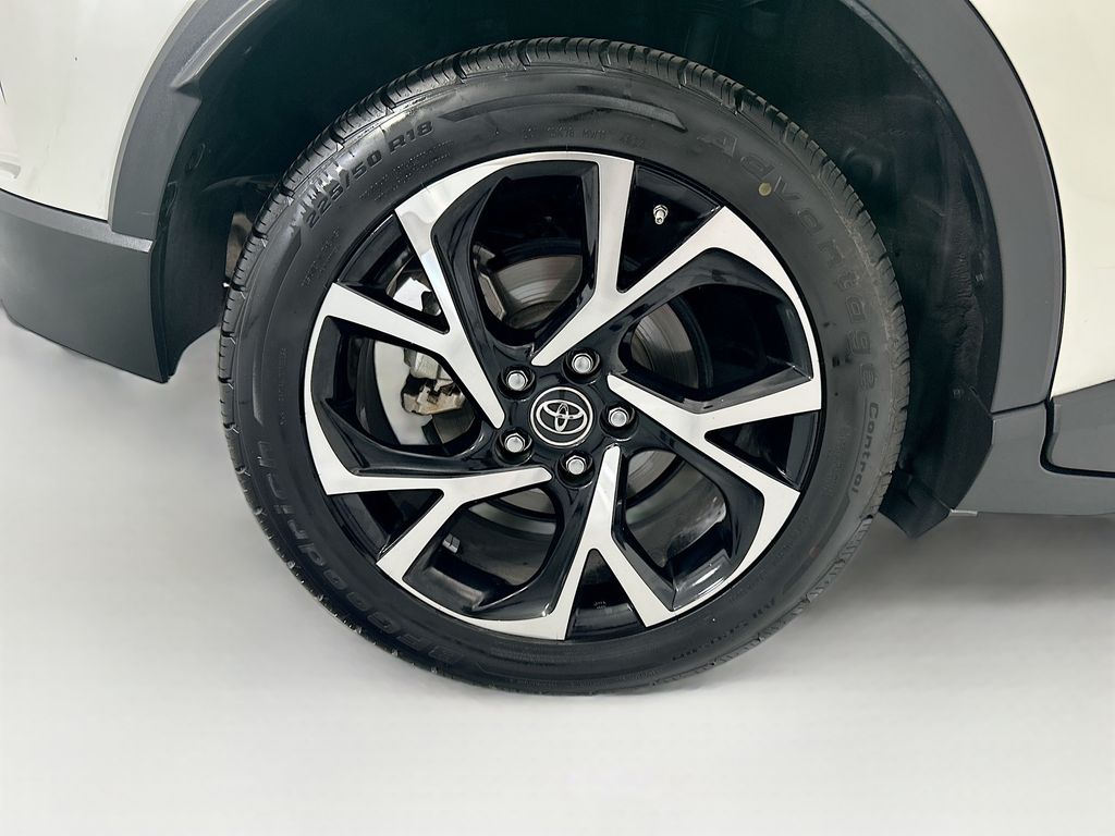 Thumbnail: 2019 Toyota C-HR - 31
