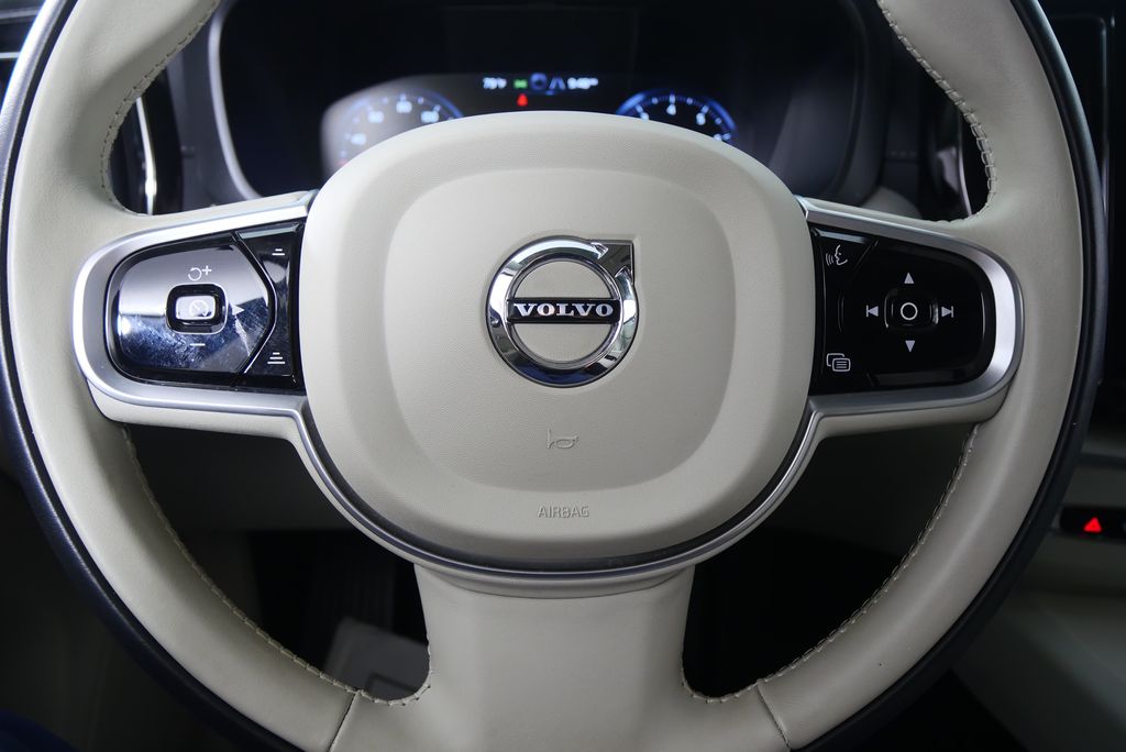 2021 Volvo XC60 T6 Inscription 22