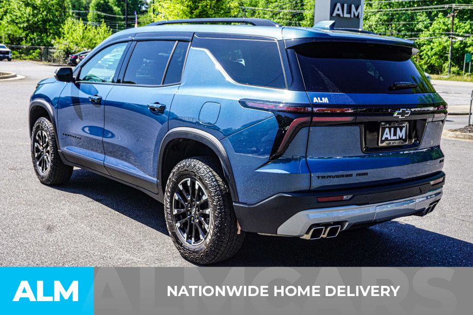 Used 2025 Blue Chevrolet Z71 image 5