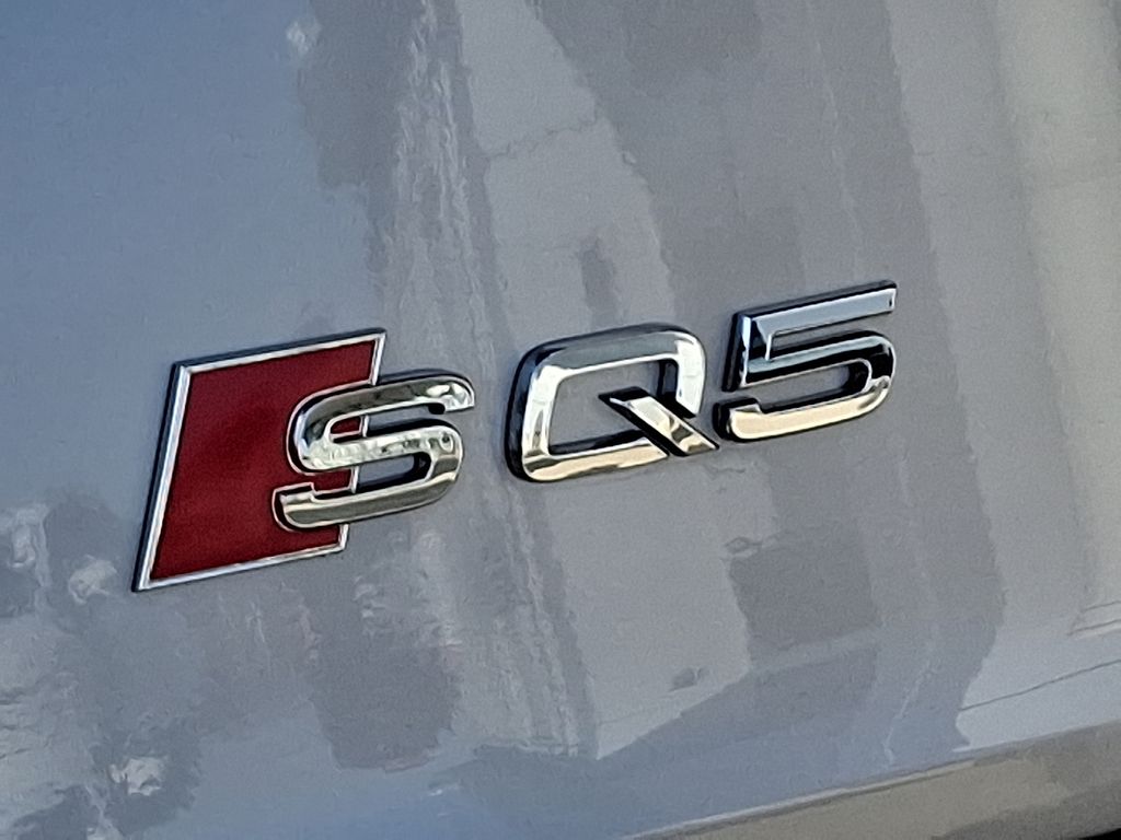 Thumbnail: 2024 Audi SQ5 - 31