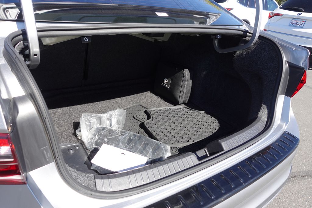 Used 2023 Silver Volkswagen 1.5T Sport image 26