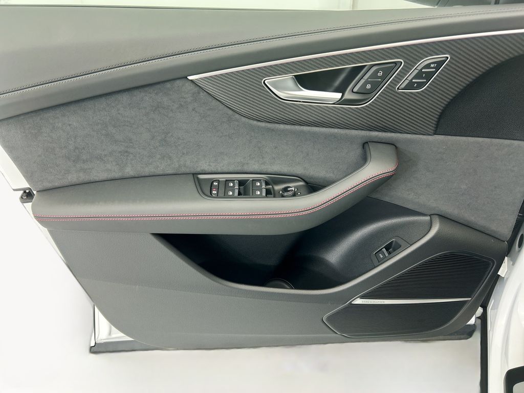 Thumbnail: 2026 Audi Q8 - 23