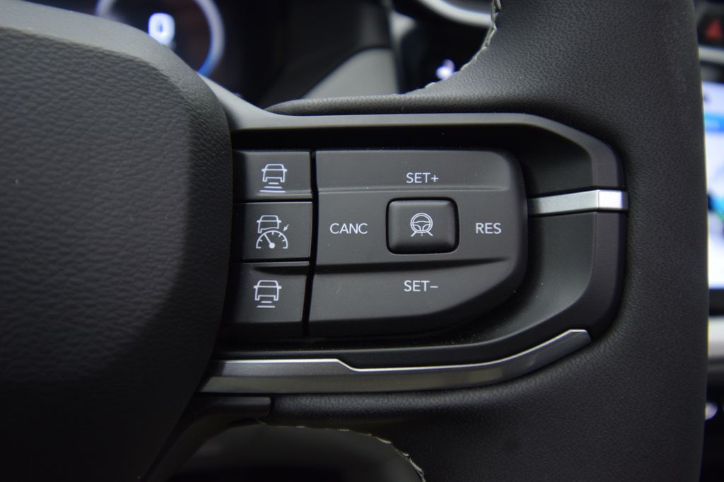 new 2026 Jeep Cherokee car, priced at $42,762