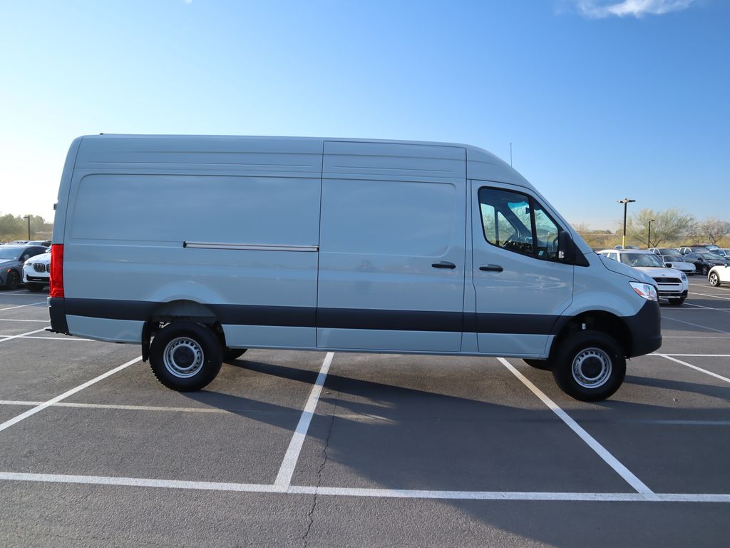 2025 Mercedes-Benz Sprinter 2500 4