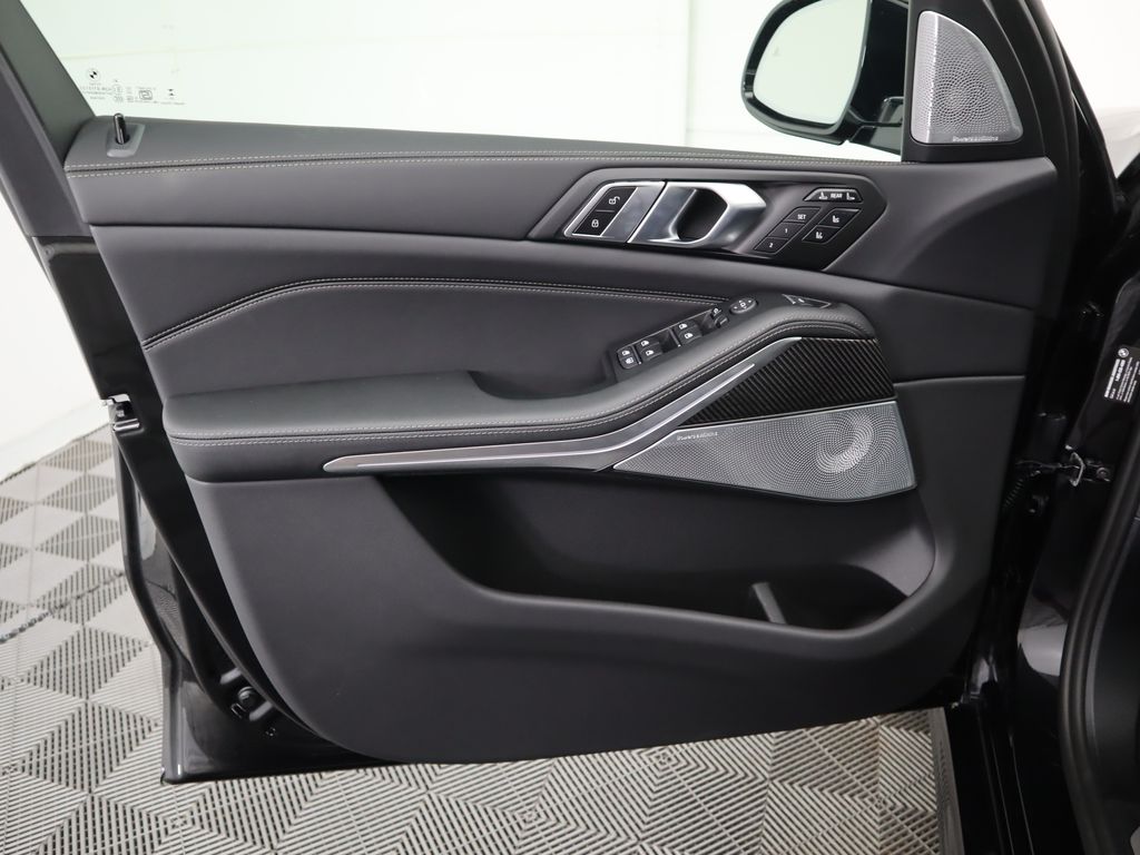 Thumbnail: 2026 BMW X7 - 26