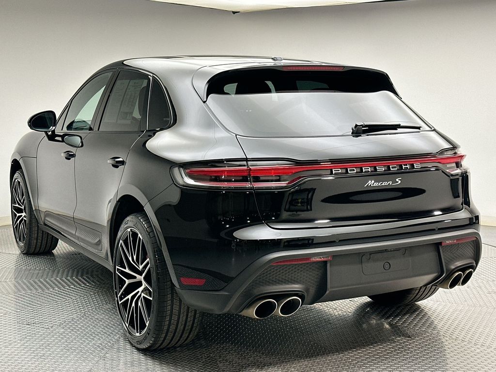 Thumbnail: 2023 Porsche Macan - 11