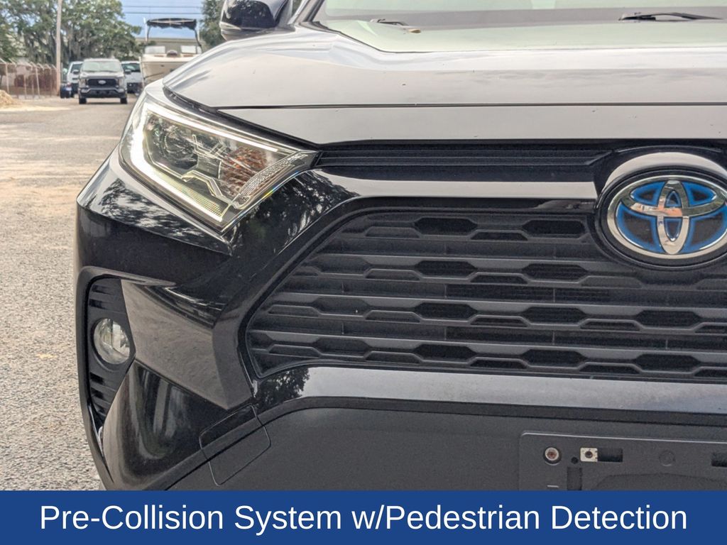 2020 Toyota RAV4 Hybrid XLE