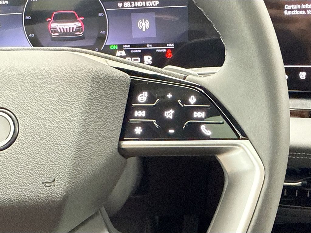 Thumbnail: 2025 Audi Q6 e-tron - 13