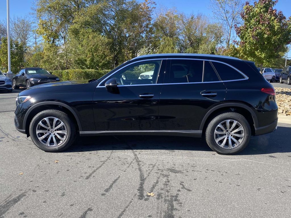 Thumbnail: 2025 Mercedes-Benz GLC - 8