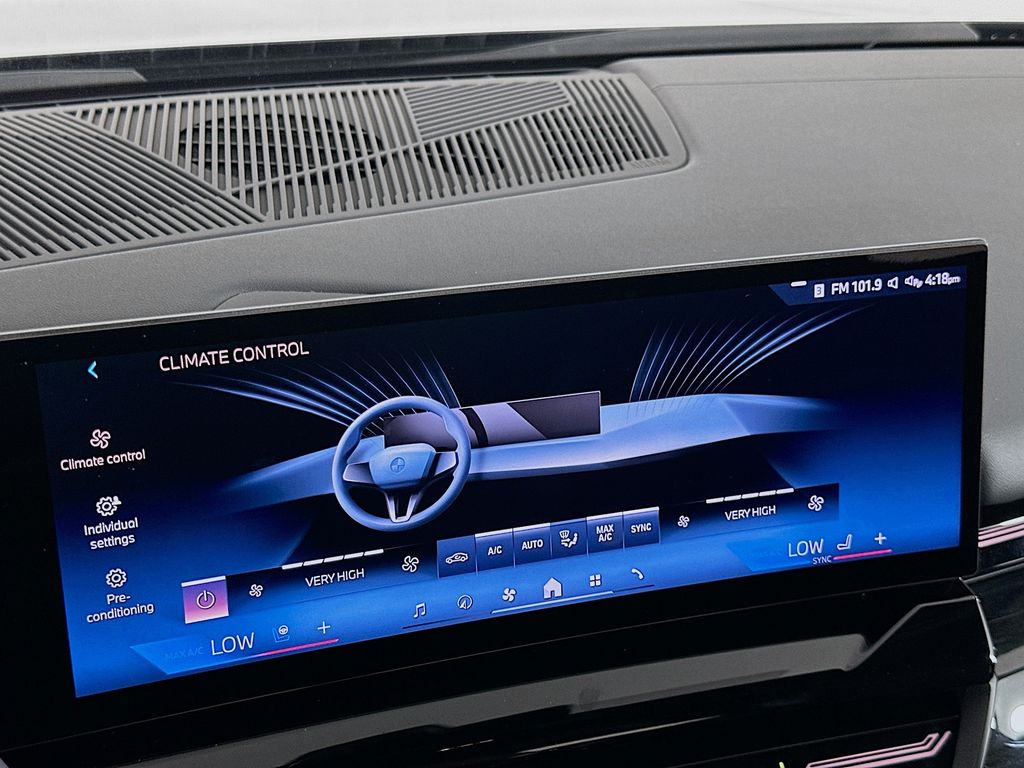 Thumbnail: 2024 BMW 5 Series - 16