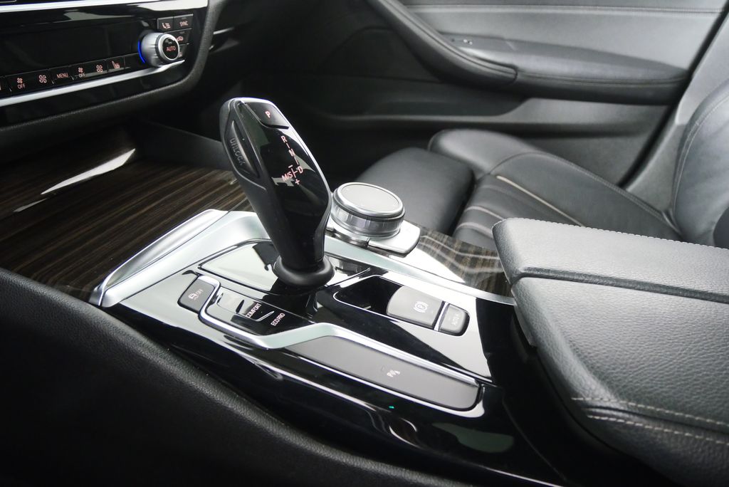Thumbnail: 2019 BMW 5 Series - 24