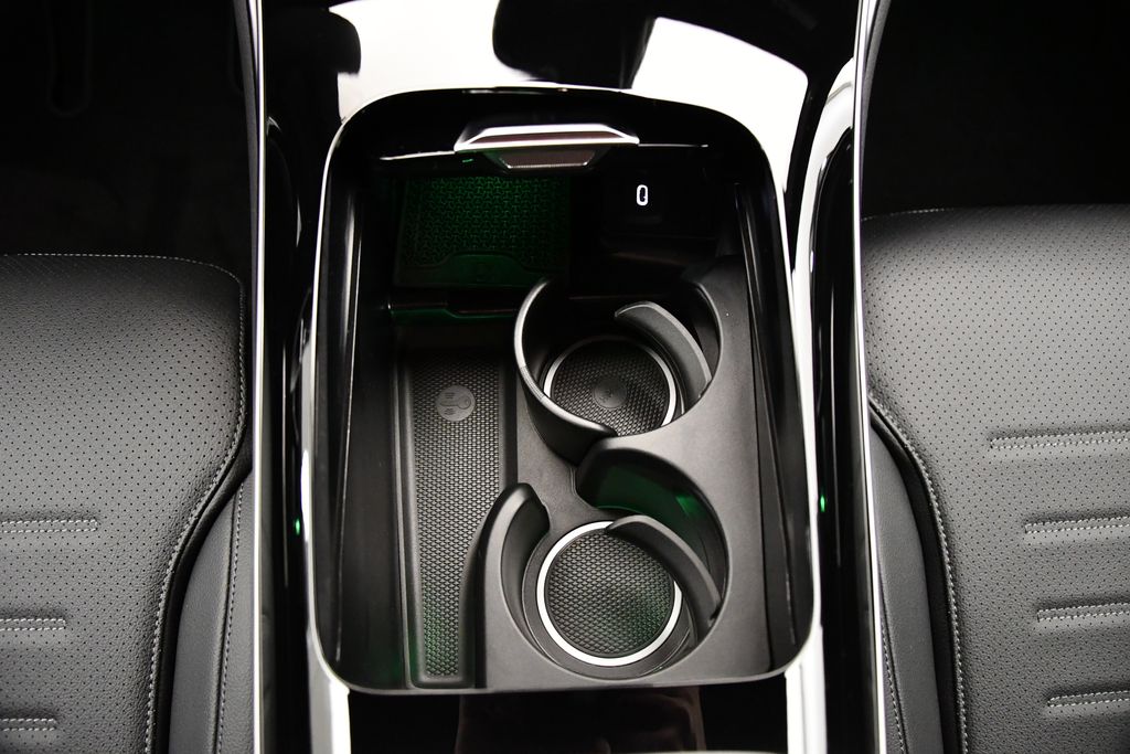 Thumbnail: 2025 Mercedes-Benz GLC - 28