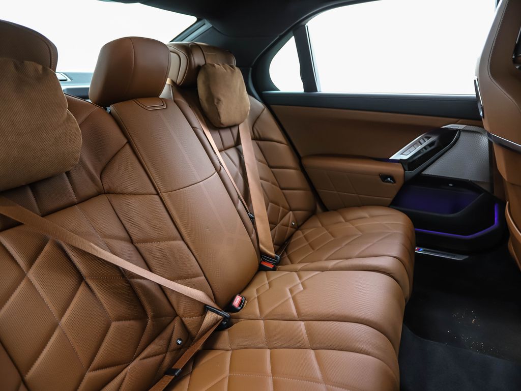 Thumbnail: 2024 BMW 7 Series - 26