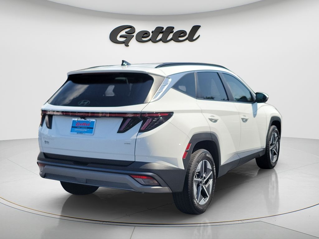Certified Used 2025 White Hyundai SEL Convenience image 5