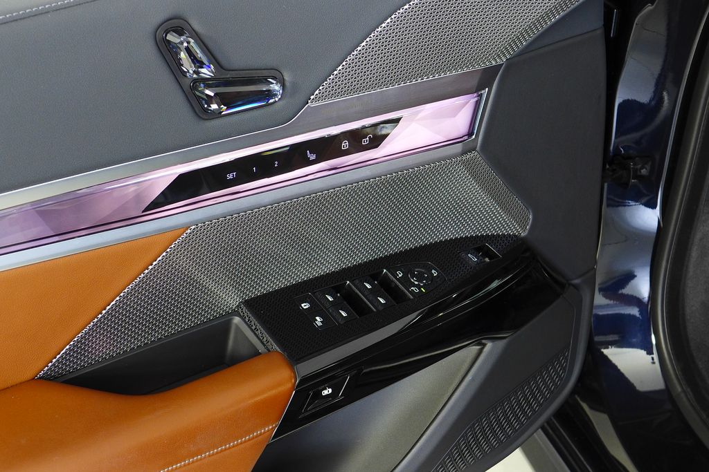 Thumbnail: 2023 BMW 7 Series - 12