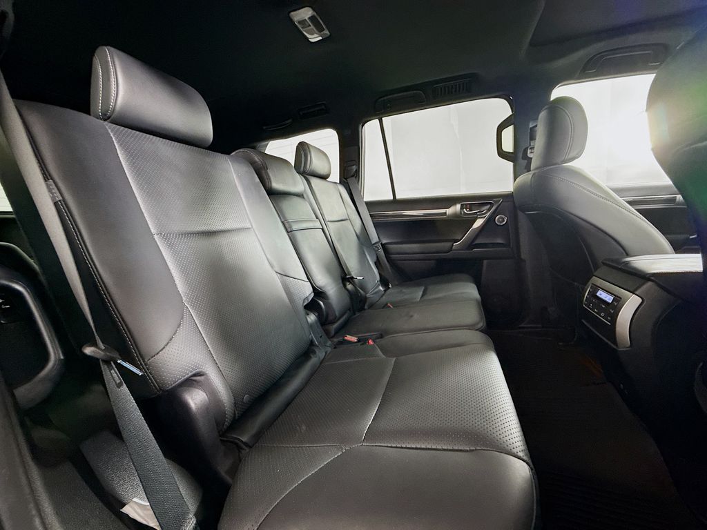 2023 Lexus GX 460 Luxury 28