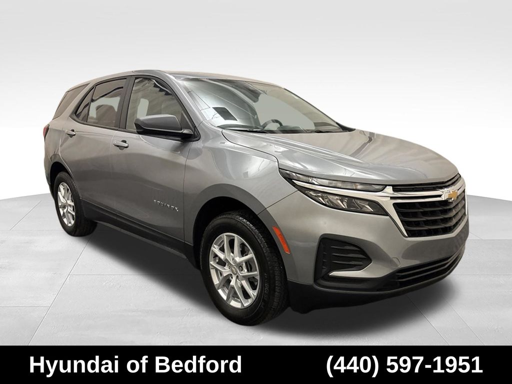2023 Chevrolet Equinox LS - Image 3