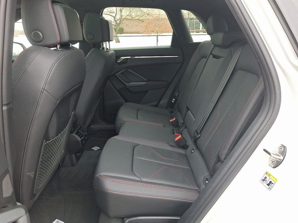 Thumbnail: 2025 Audi Q3 - 10