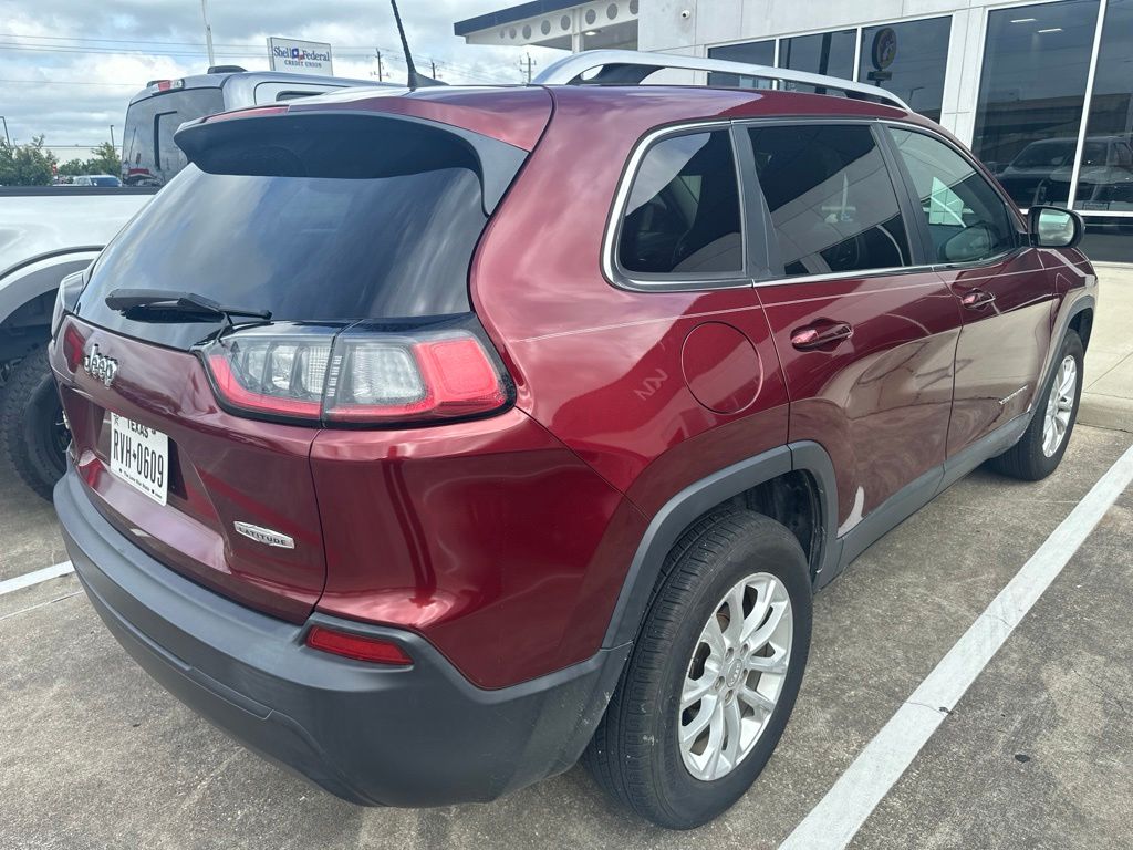 2019 Jeep Cherokee Latitude Red at Autostrade