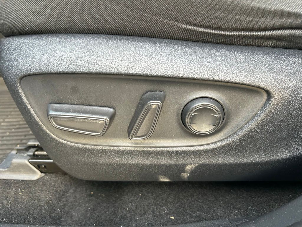 Thumbnail: 2024 Toyota RAV4 - 16