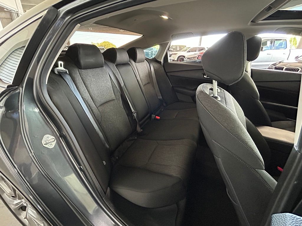 Used 2024 Canyon River Blue Metallic Honda EX image 17