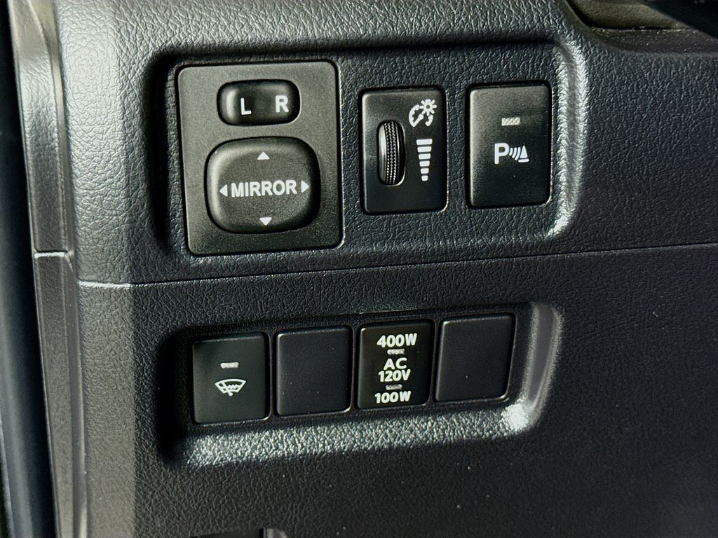 Thumbnail: 2016 Toyota 4Runner - 10