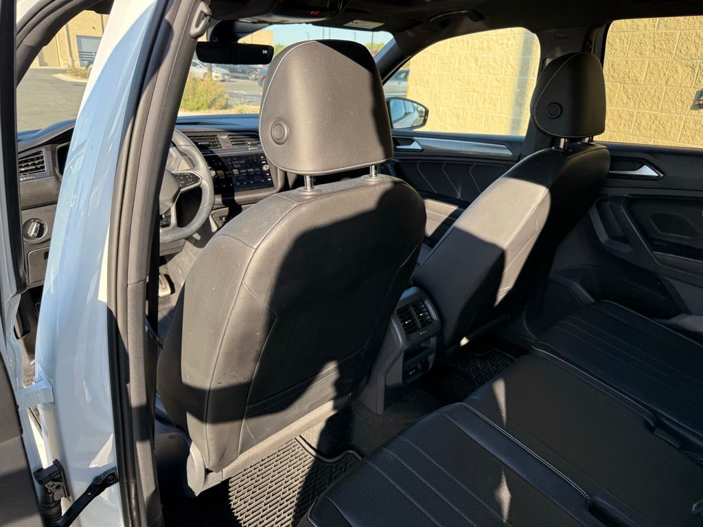 Thumbnail: 2023 Volkswagen Tiguan - 9