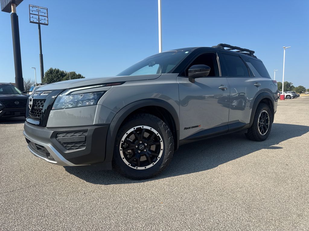 2023 Nissan Pathfinder Negro (Super Black) SUV/Crossover Tracción en las cuatro ruedas 9 velocidades Automática