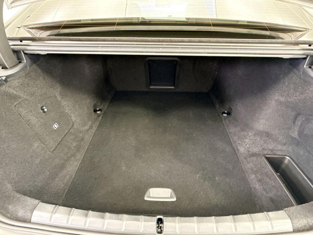 Thumbnail: 2025 BMW i7 - 27